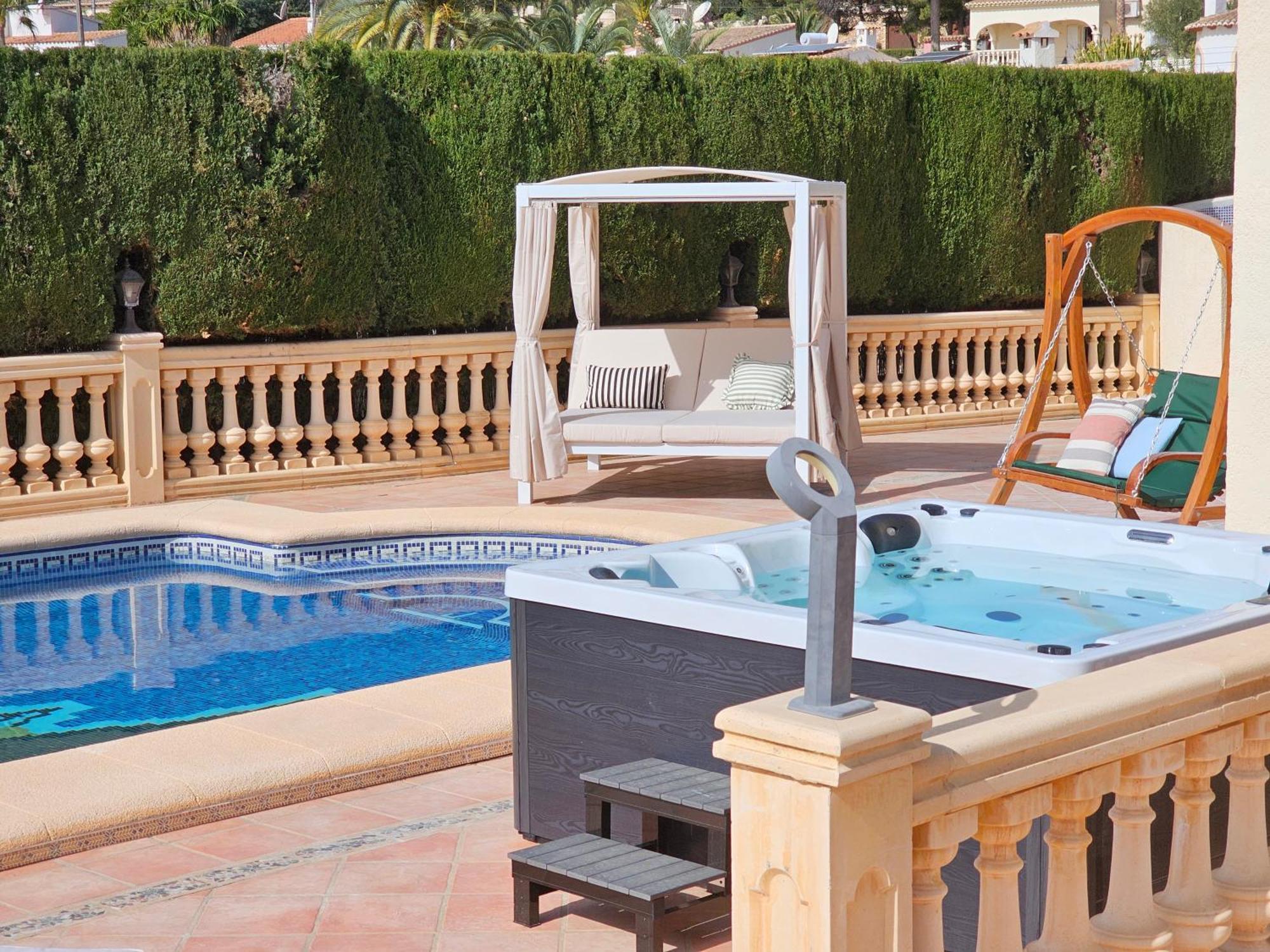 Luxury Villa - Pool, Hot Tub, Aircon, Tvs, Home Cinema, Office, Gbit Internet, Sports Equipment Calpe Exterior photo